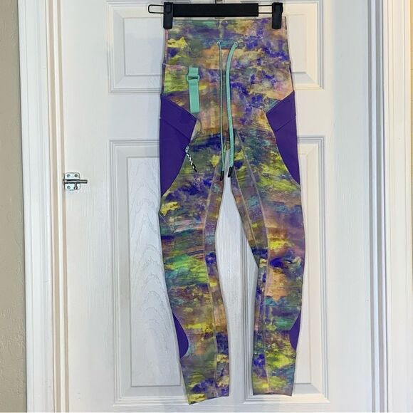 Lululemon Cargo Super-High-Rise Hiking Tight 25" Size 2 ALNM Altered Multi-Color - Picture 1 of 11